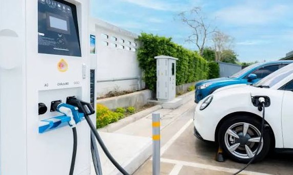 Hotels With Electric Vehicle Charging Enhancing Guest Experience